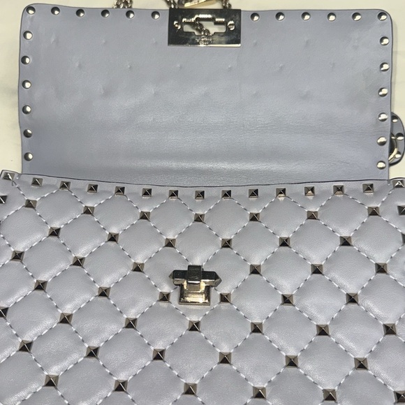 Preloved Garavani Valentino stud 2 way bag excellent condition color is grey. - Picture 10 of 12